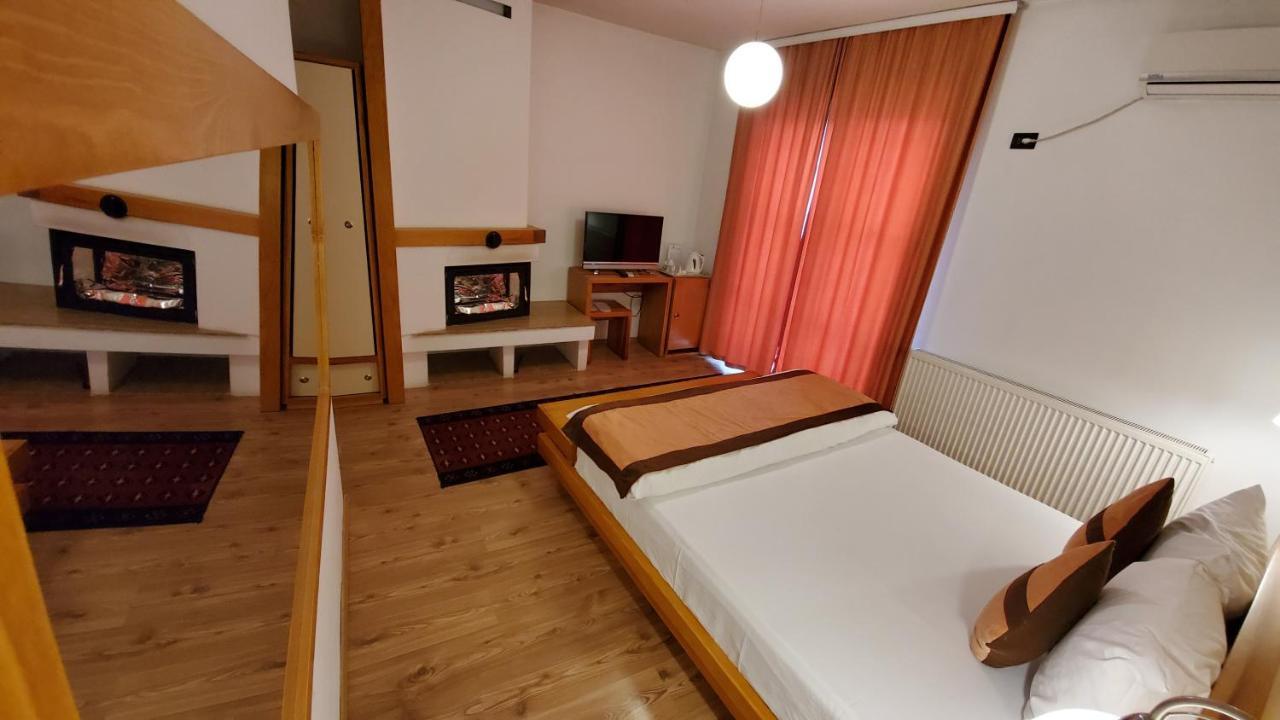 Hotel Prizreni Esterno foto