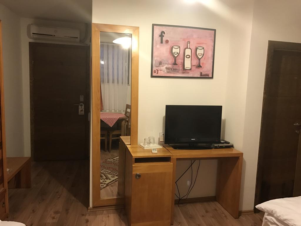 Hotel Prizreni Esterno foto