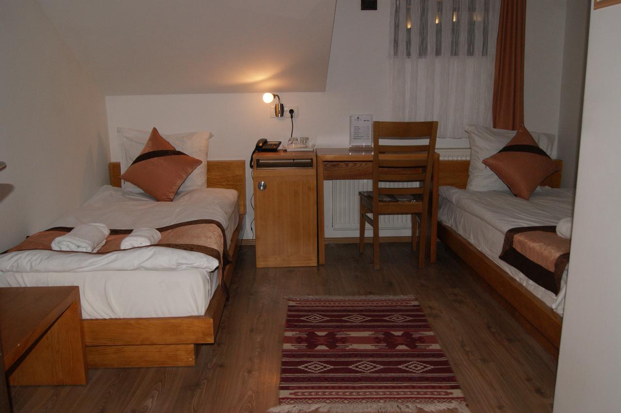 Hotel Prizreni Esterno foto