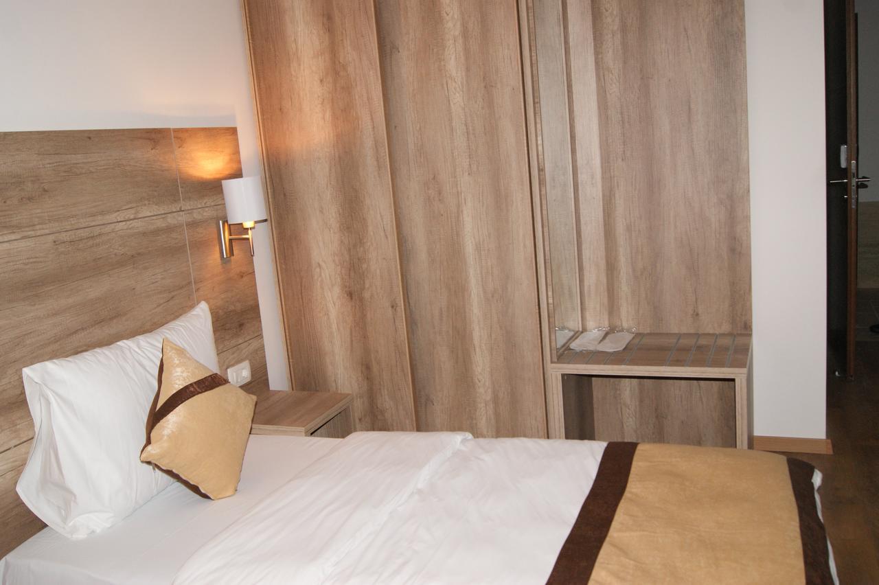 Hotel Prizreni Esterno foto