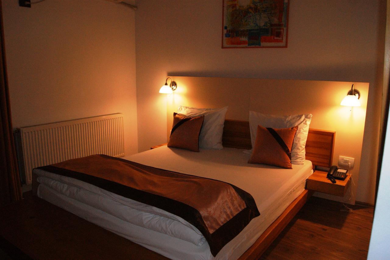 Hotel Prizreni Esterno foto