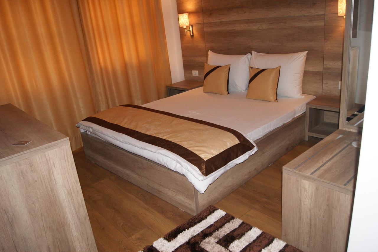 Hotel Prizreni Esterno foto