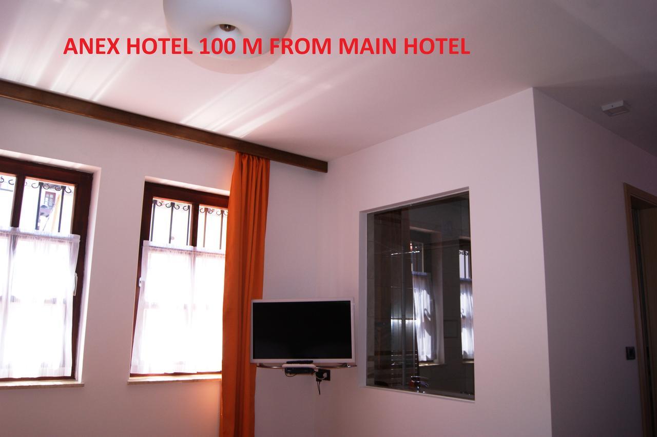 Hotel Prizreni Esterno foto